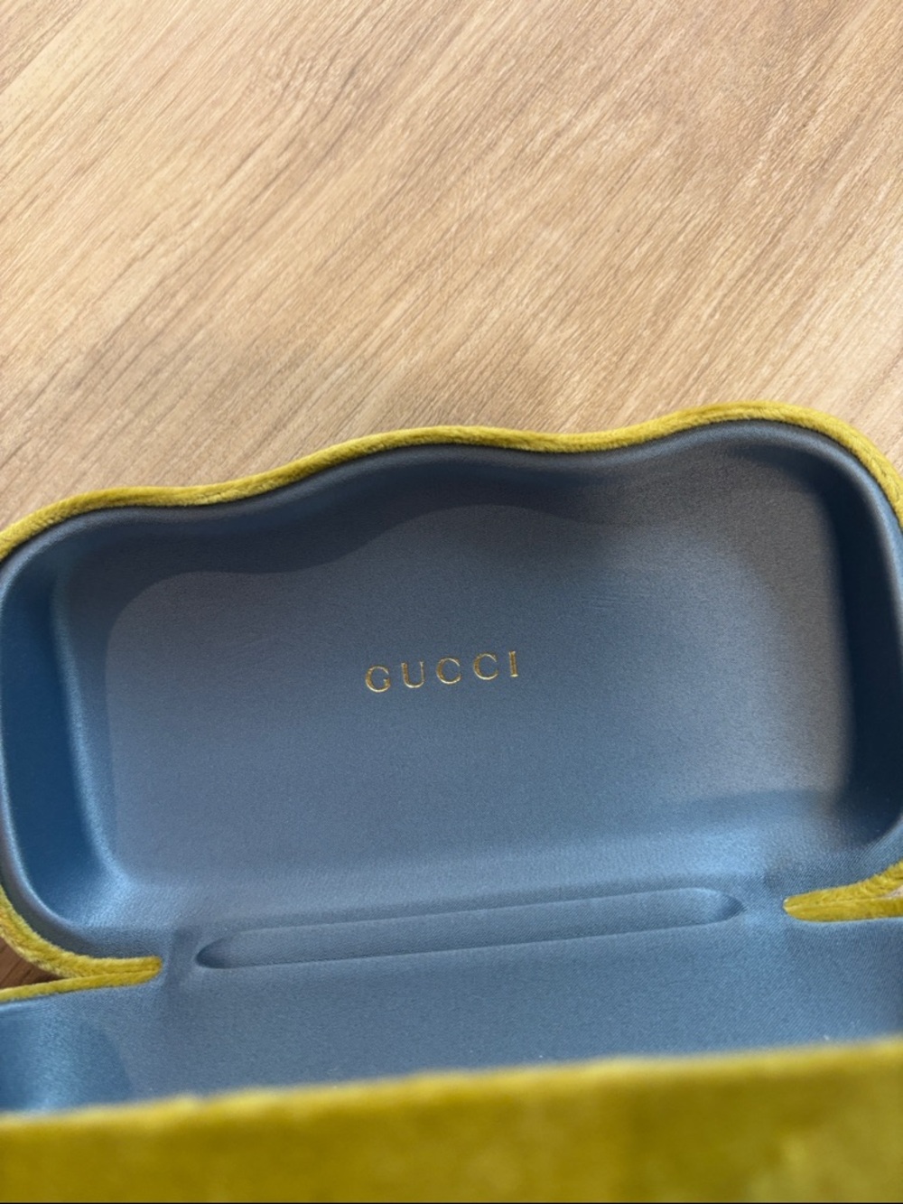 Gucci Yellow Velvet Eyewear Case with Blue Interior - Picture 2 of 4